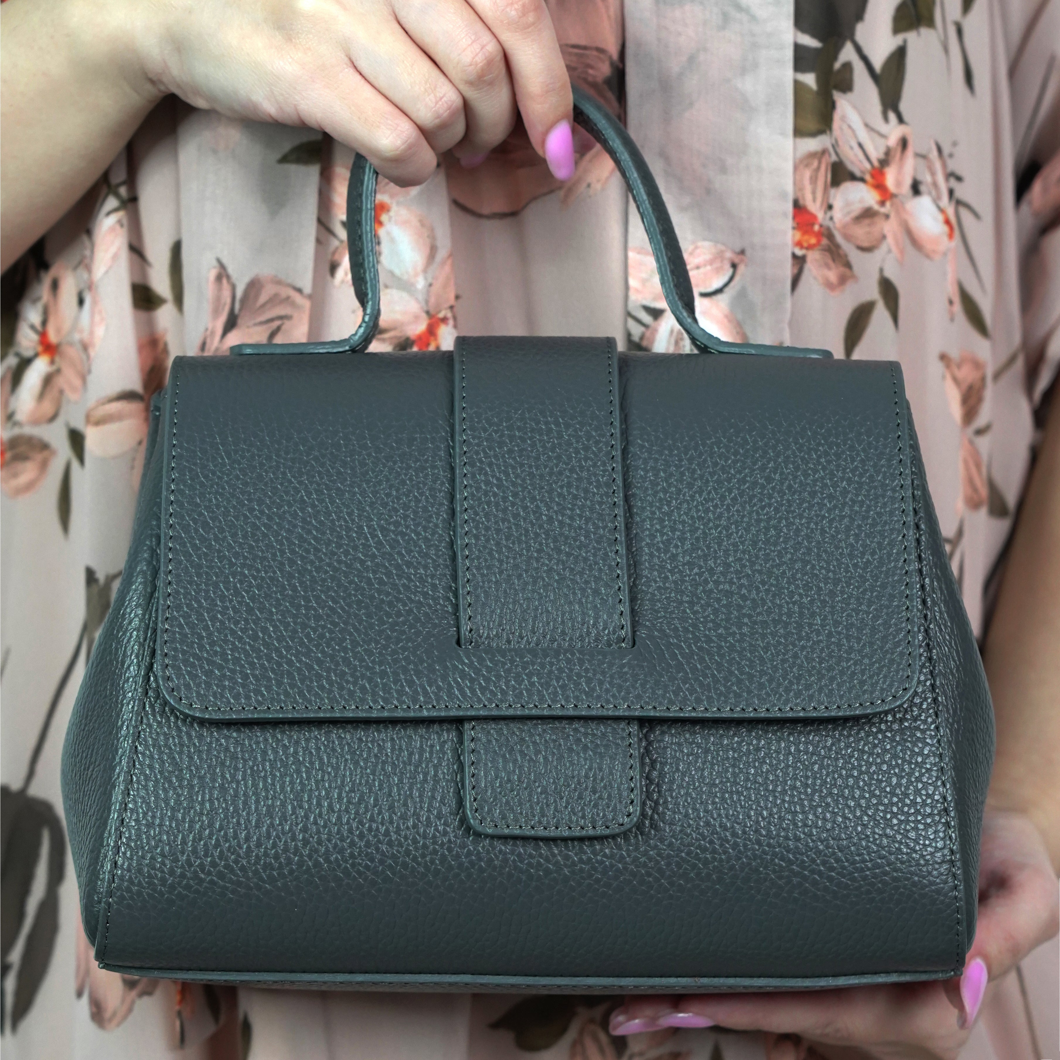 Geanta Din Piele Naturala Medie Cu Maner Crossbody Lisa - Gri