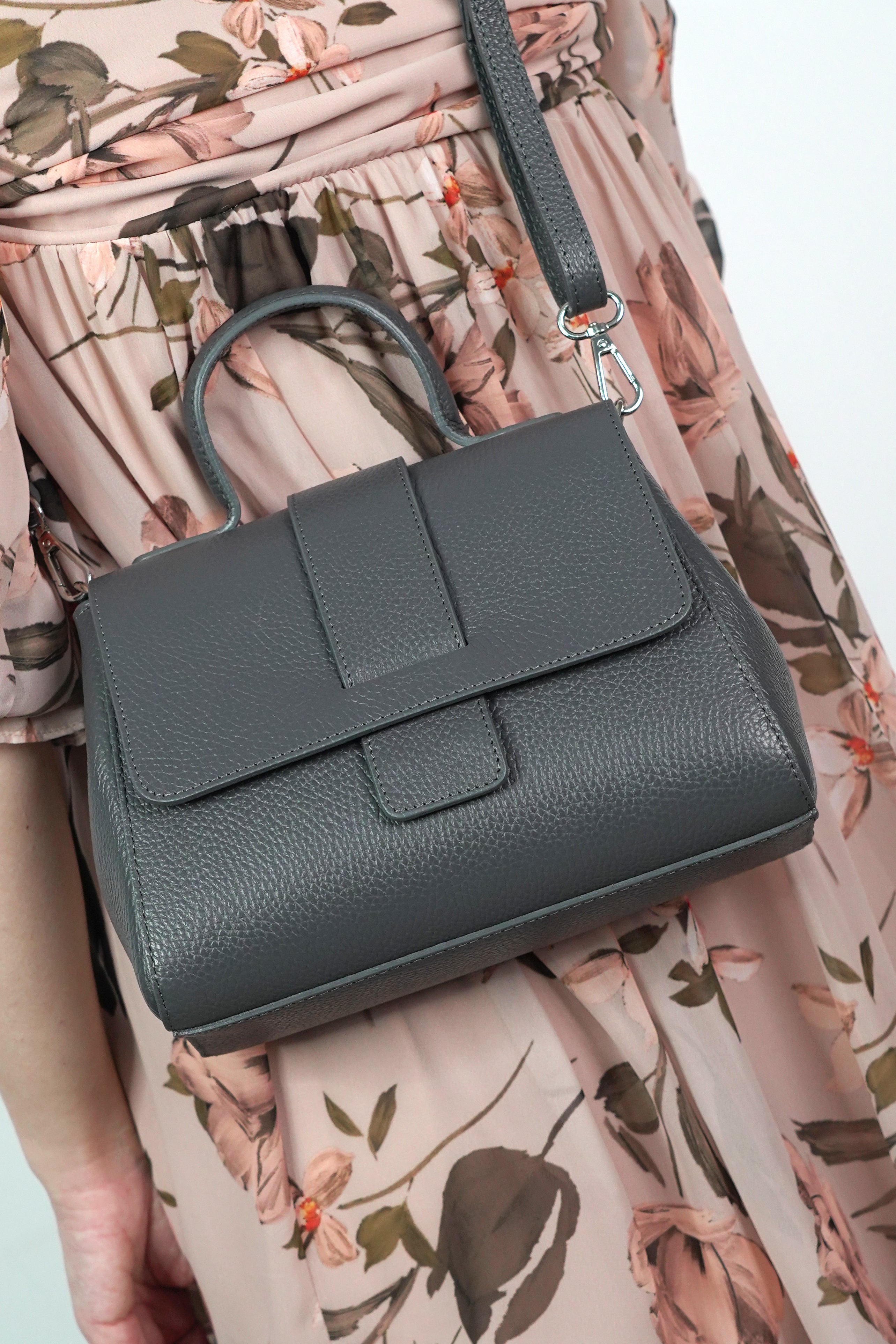 Geanta Din Piele Naturala Medie Cu Maner Crossbody Lisa - Gri