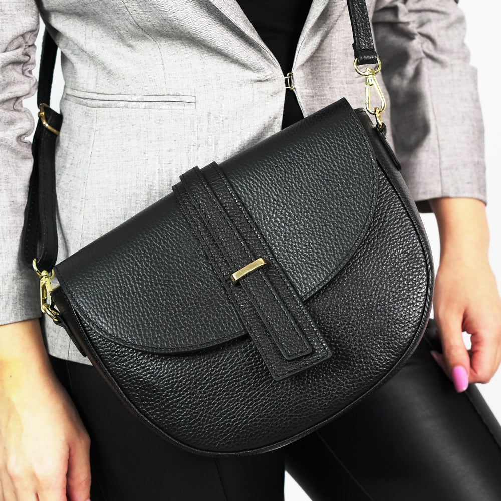 
                      
                        Geanta Din Piele Naturala Medie Crossbody Bianca - Neagra
                      
                    