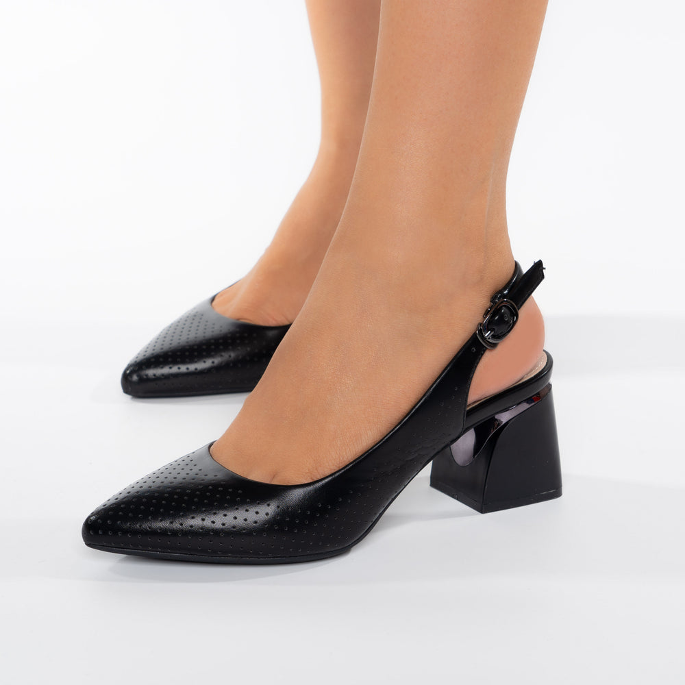 
                      
                        Pantofi Decupati cu Toc Mic Patrat 6cm - Noemi Negri
                      
                    