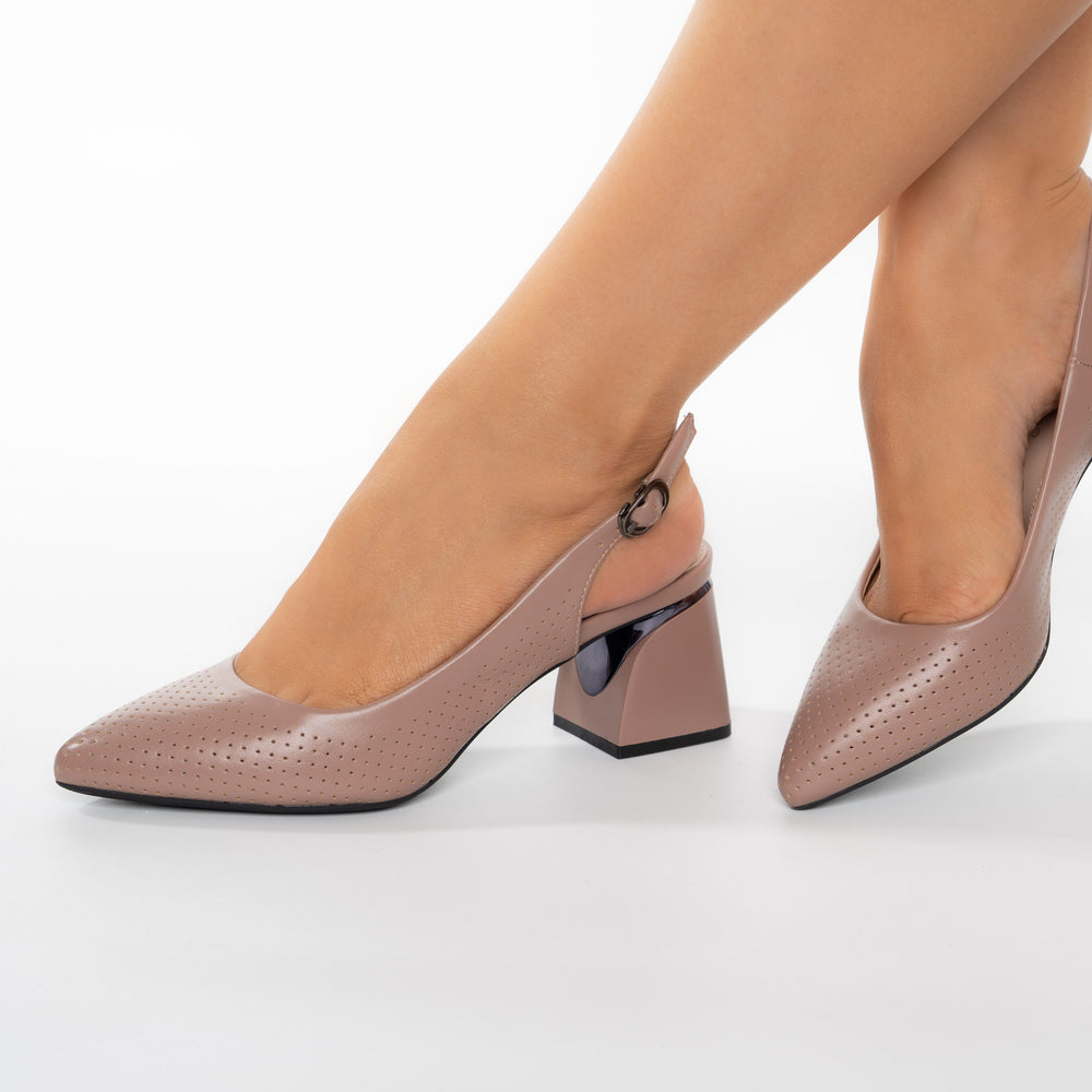 
                      
                        Pantofi Decupati cu Toc Mic Patrat 6cm - Noemi Nude
                      
                    