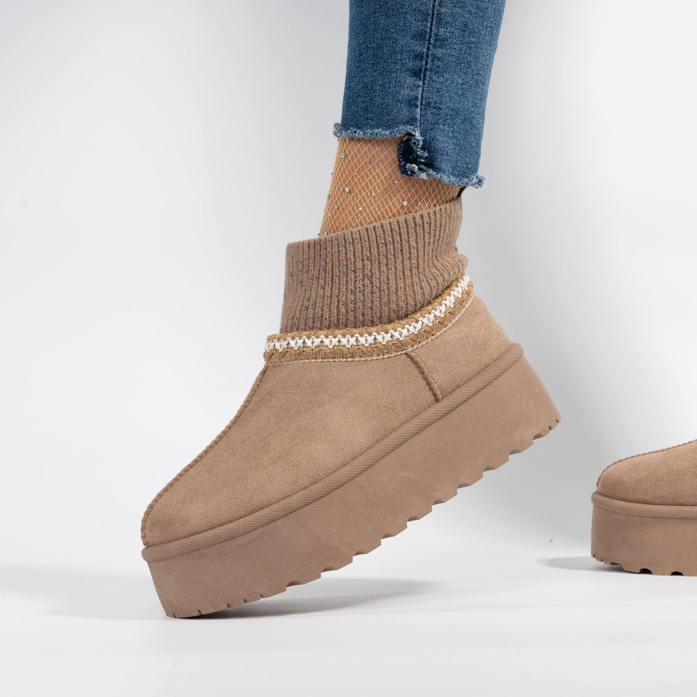 
                      
                        Ghete tip Ug Imblanite Cu Ciorap Elastic - Vivianne Khaki
                      
                    