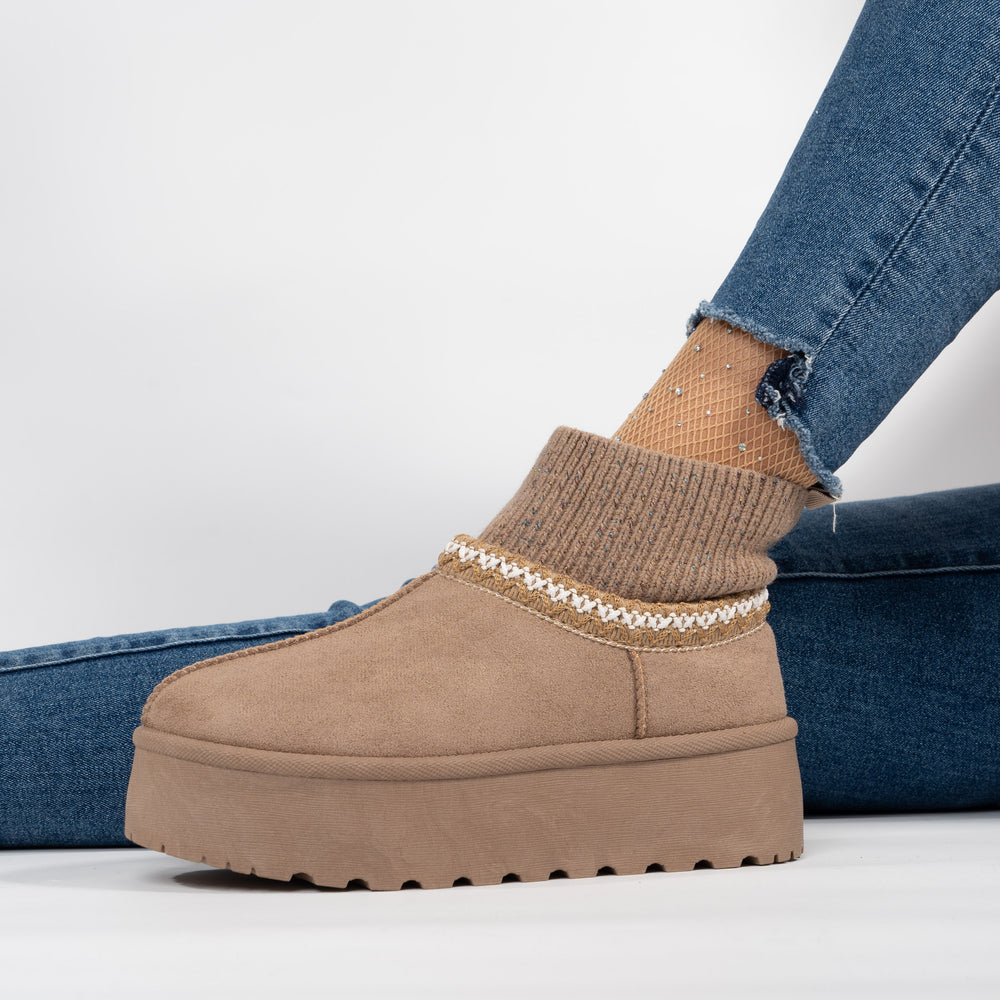 
                      
                        Ghete tip Ug Imblanite Cu Ciorap Elastic - Vivianne Khaki
                      
                    