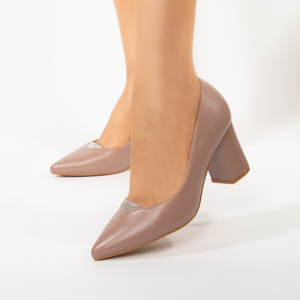 
                      
                        Pantofi Eleganti Cu Strasuri si Toc Mic Patrat - Camelia Nude
                      
                    