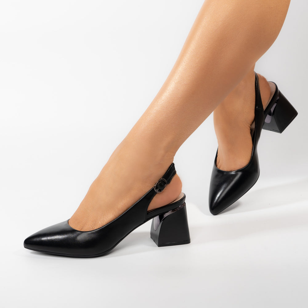
                      
                        Pantofi Decupati cu Toc Mic Patrat 6cm - Evelina Negri
                      
                    