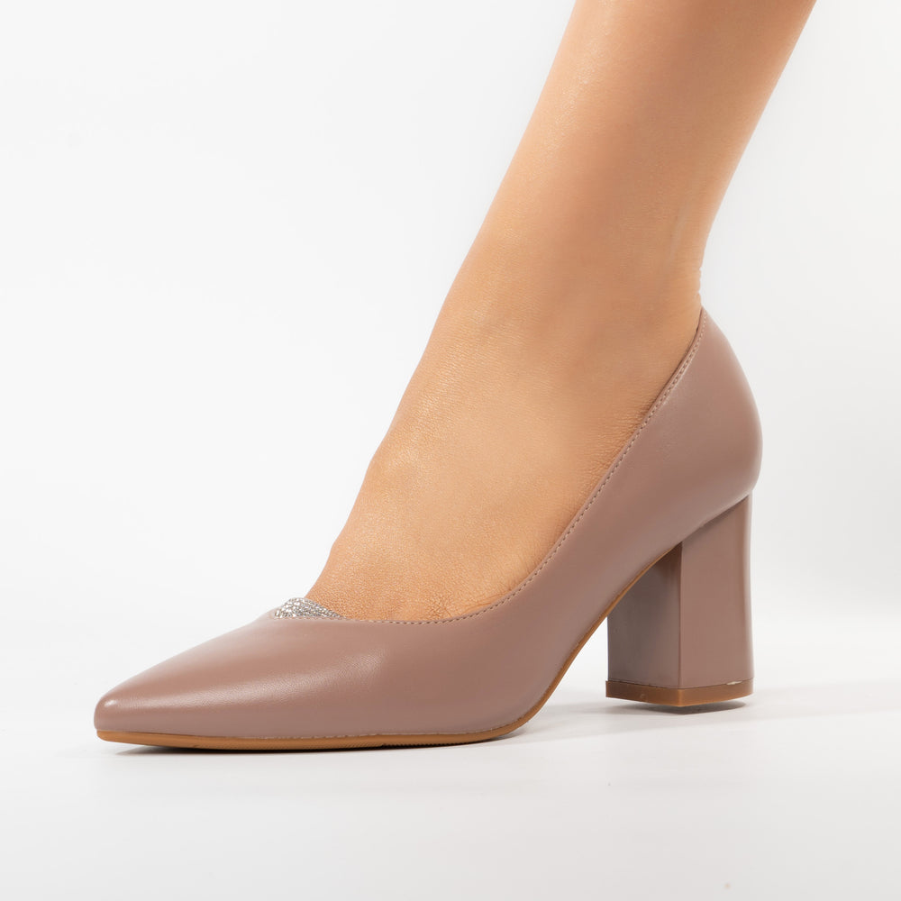 
                      
                        Pantofi Eleganti Cu Strasuri si Toc Mic Patrat - Camelia Nude
                      
                    