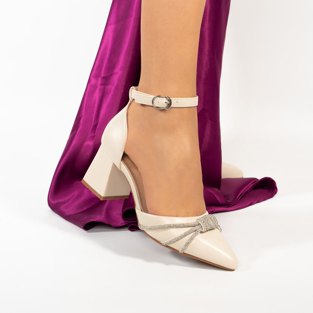 Pantofi Eleganti Cu Toc Mic Accesorizati cu Strasuri - Gratiela Bej