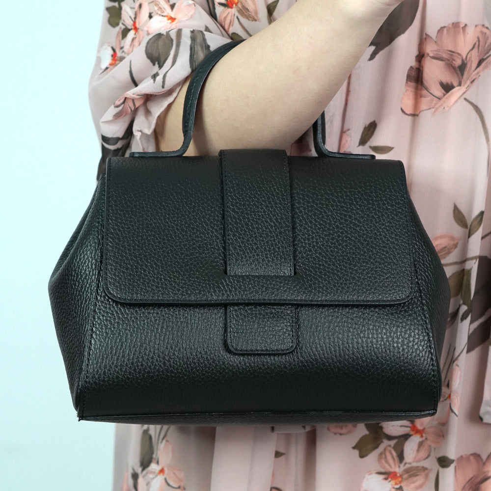 
                      
                        Geanta Din Piele Naturala Medie Cu Maner Crossbody Lisa - Negru
                      
                    