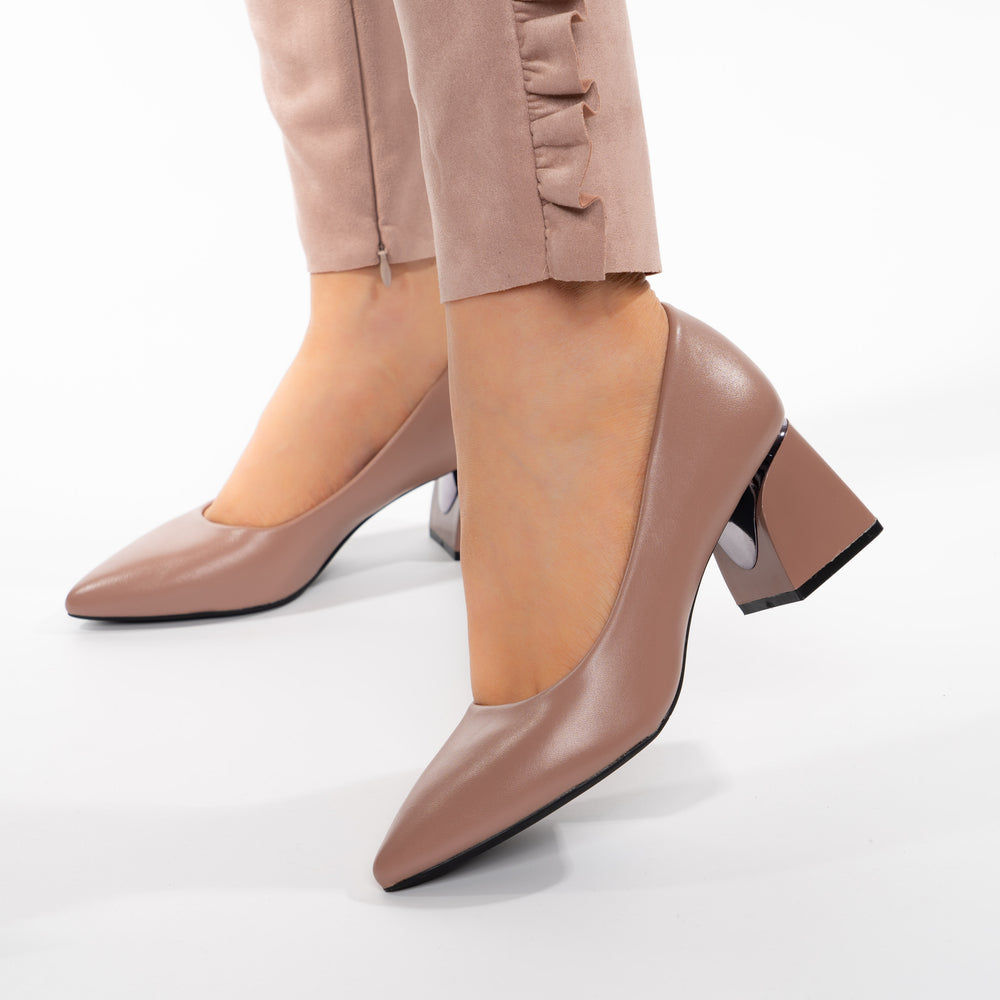 
                      
                        Pantofi Cu Toc Mic Patrat 6cm - Bennet Nude
                      
                    