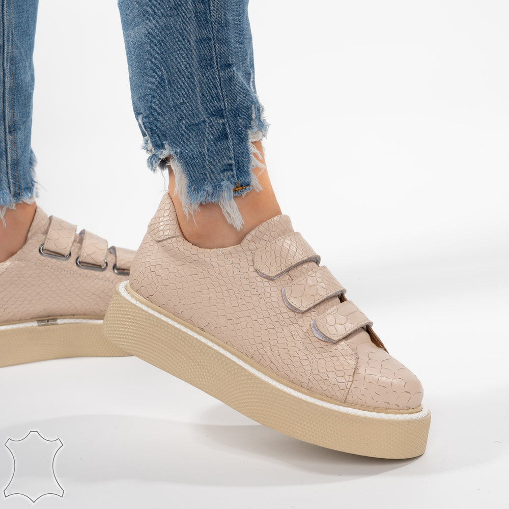 
                      
                        Pantofi Casual Din Piele Naturala Croco - Betsy Bej
                      
                    