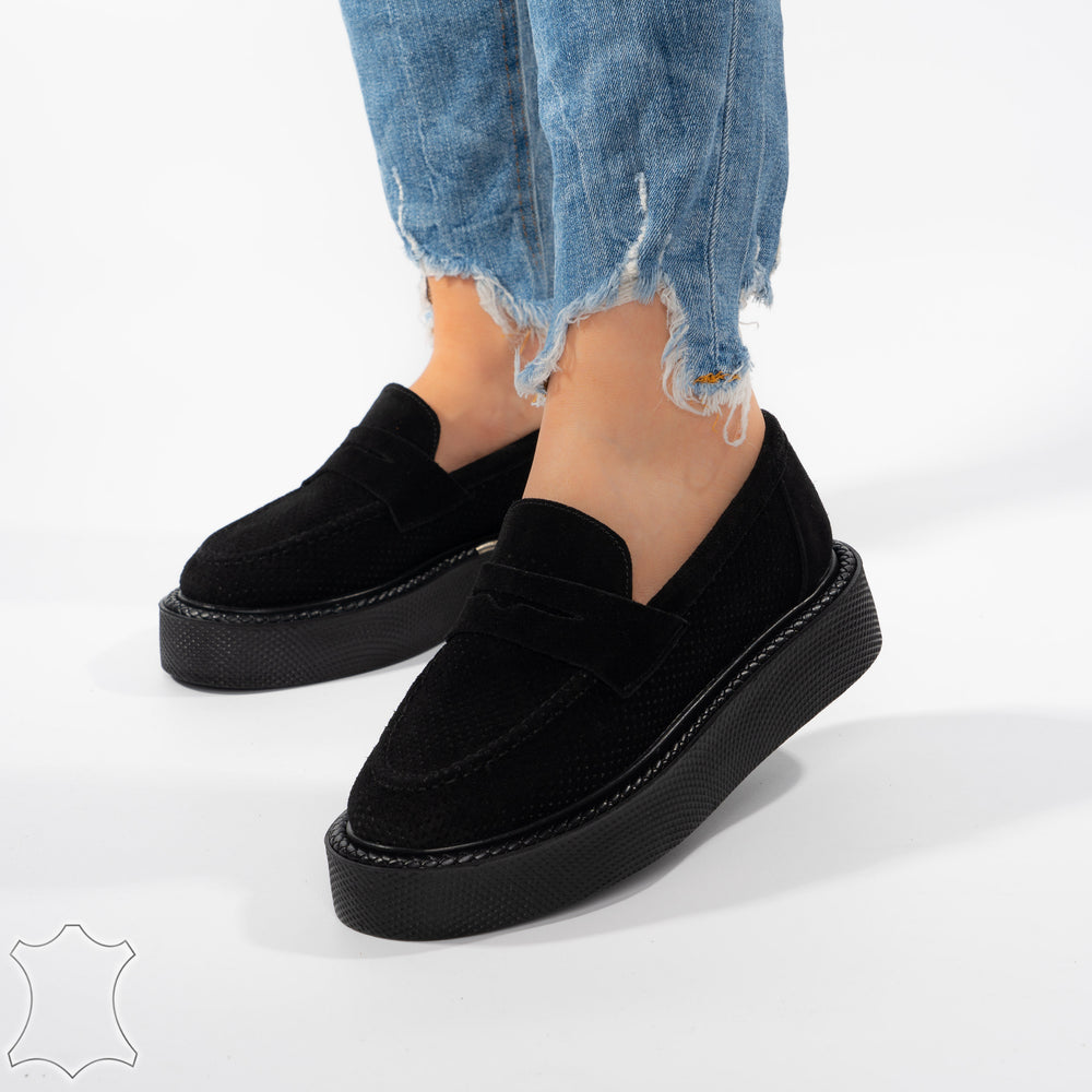 
                      
                        Mocasini Loafers Din Piele Intoarsa Perforata Suede - Amarila Negri
                      
                    