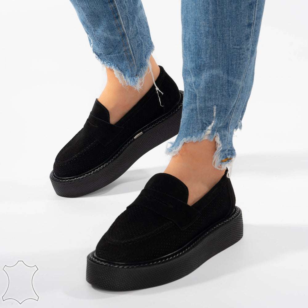 
                      
                        Mocasini Loafers Din Piele Intoarsa Perforata Suede - Amarila Negri
                      
                    